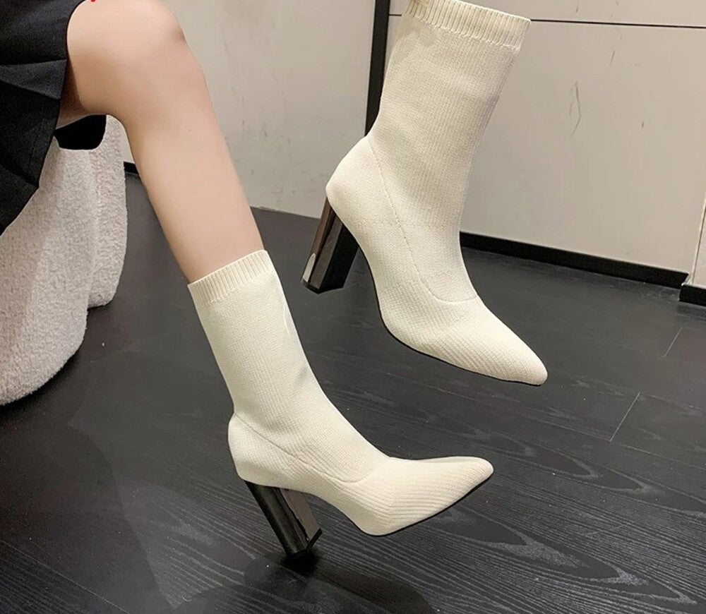 Bottine beige a talon à enfiler
