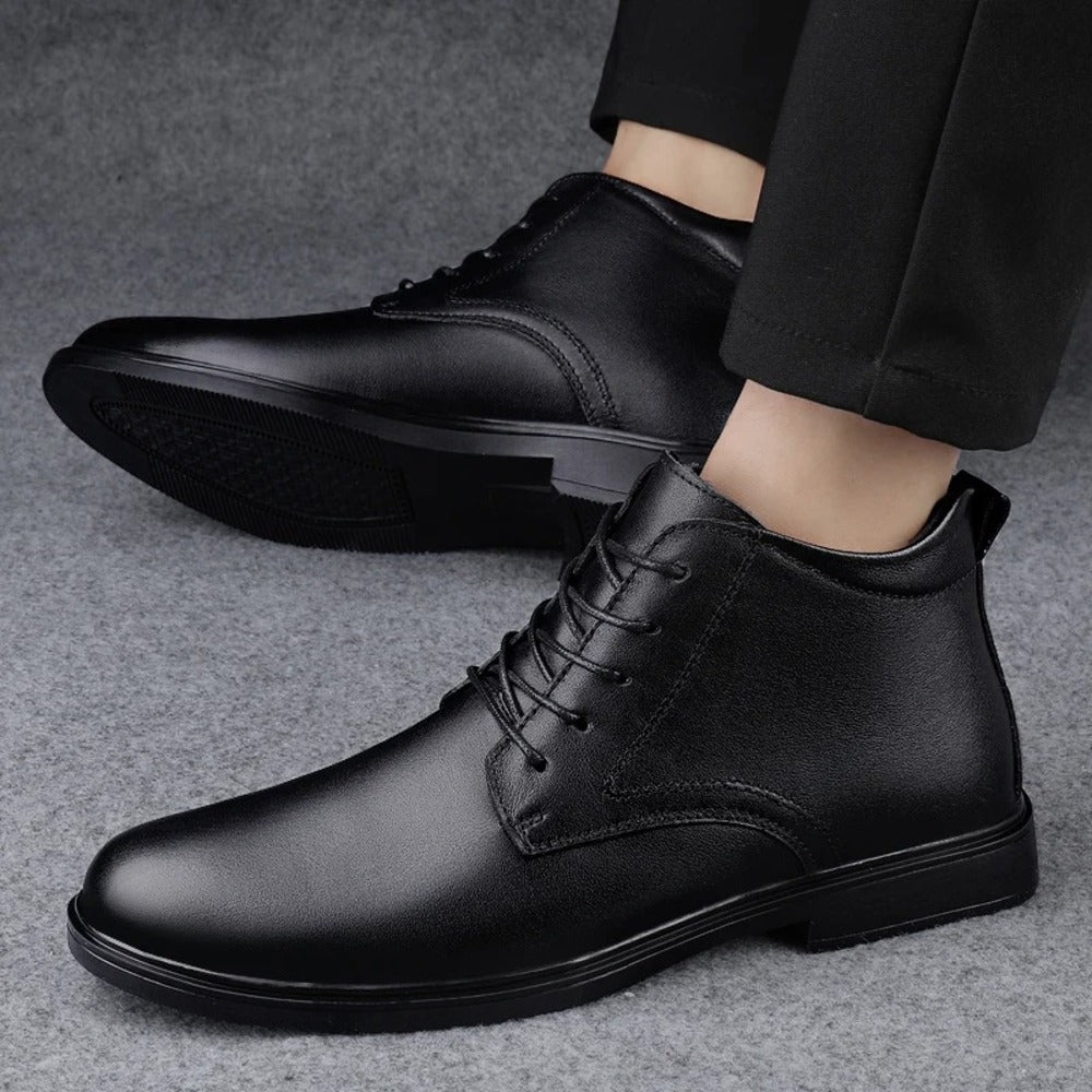 Bottine montante orthopédique noire