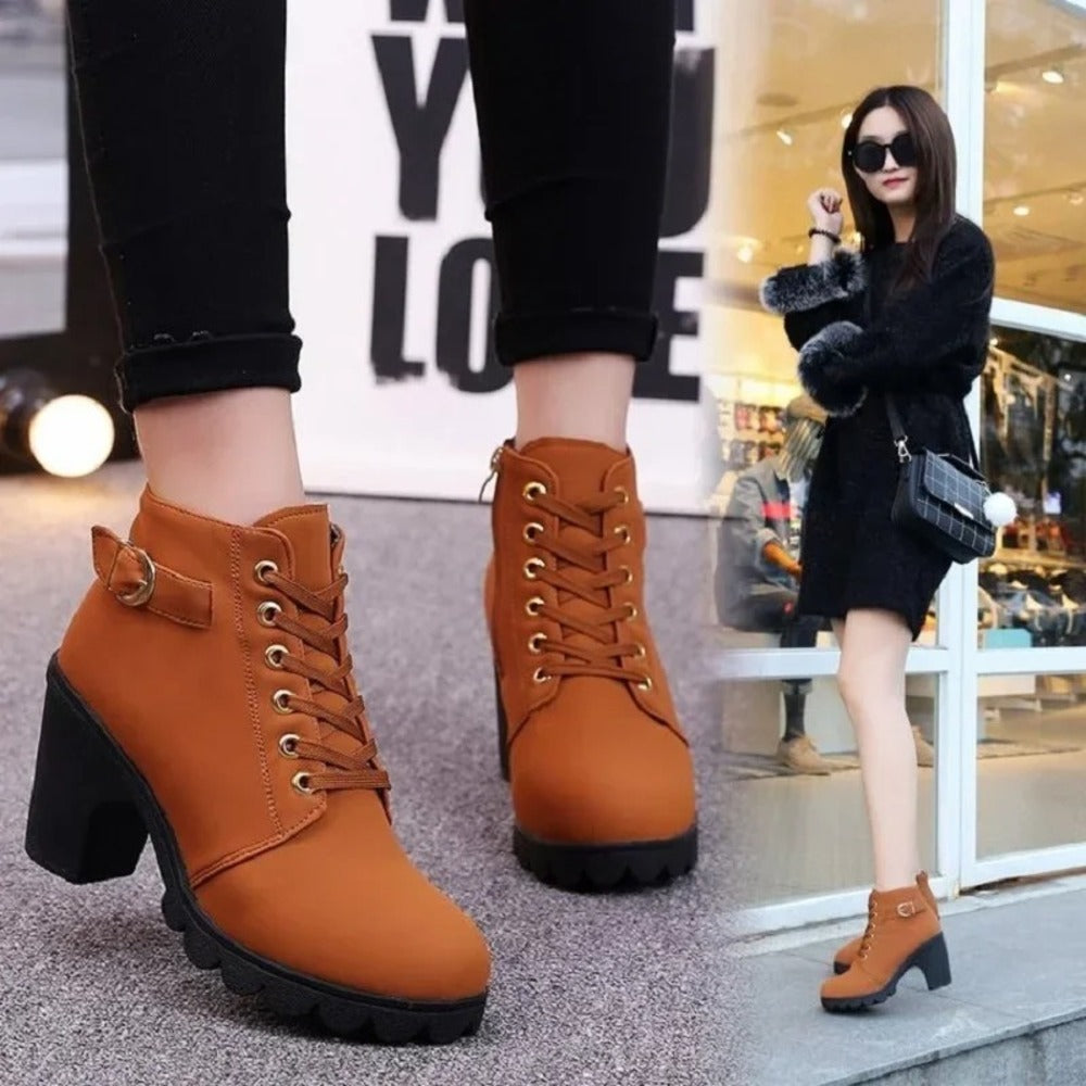Bottines à lacets et à talons