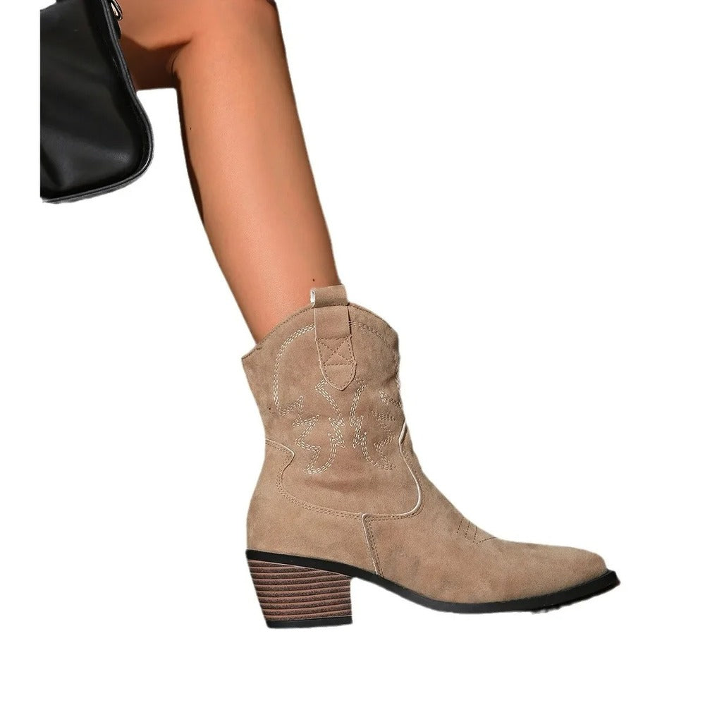 "Bottines à bout pointu et petit talon