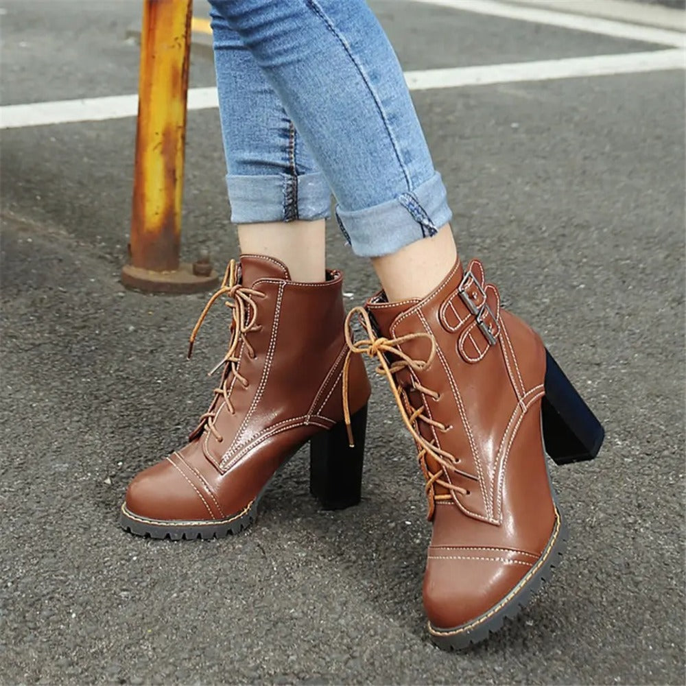 Bottines en cuir bordeaux