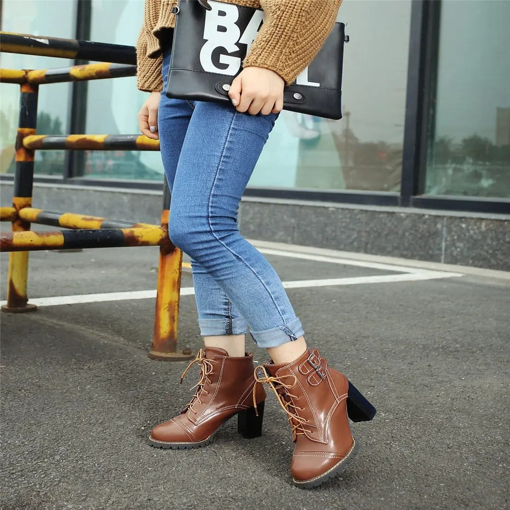 Bottines en cuir bordeaux