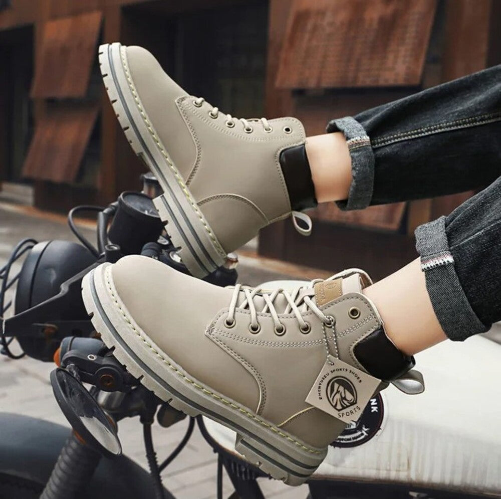 Bottines en cuir noir pour homme