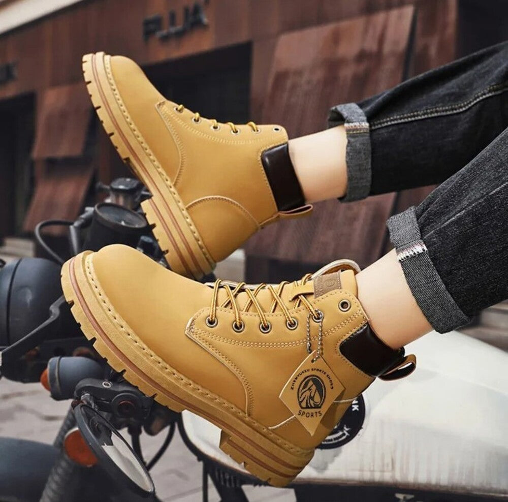 Bottines en cuir noir pour homme