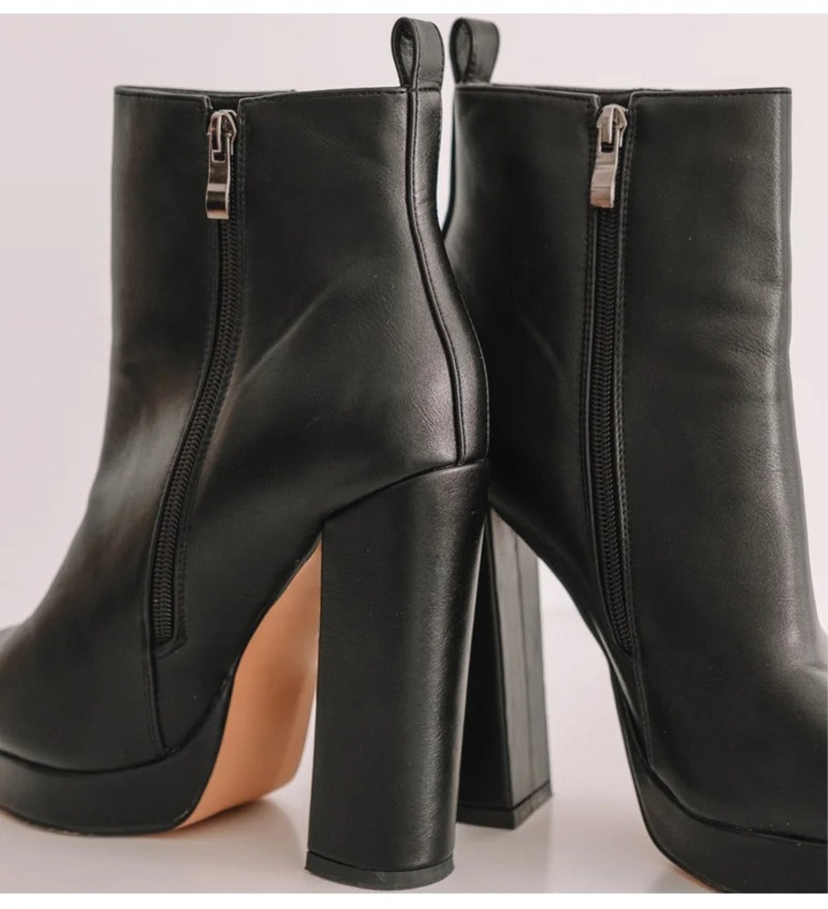 Bottines noires à talons