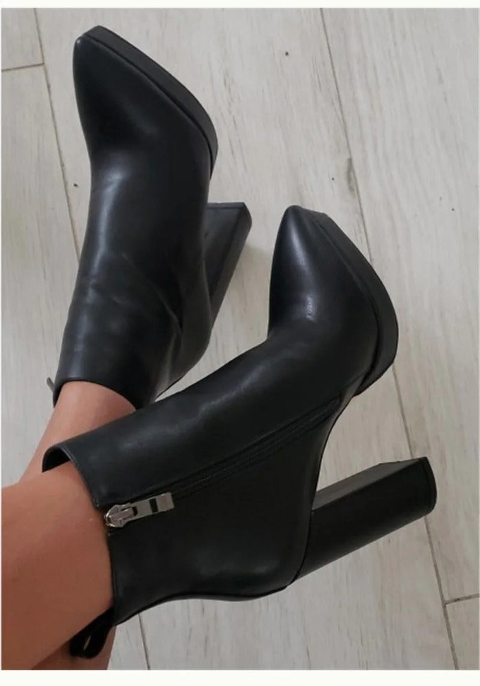 Bottines noires à talons