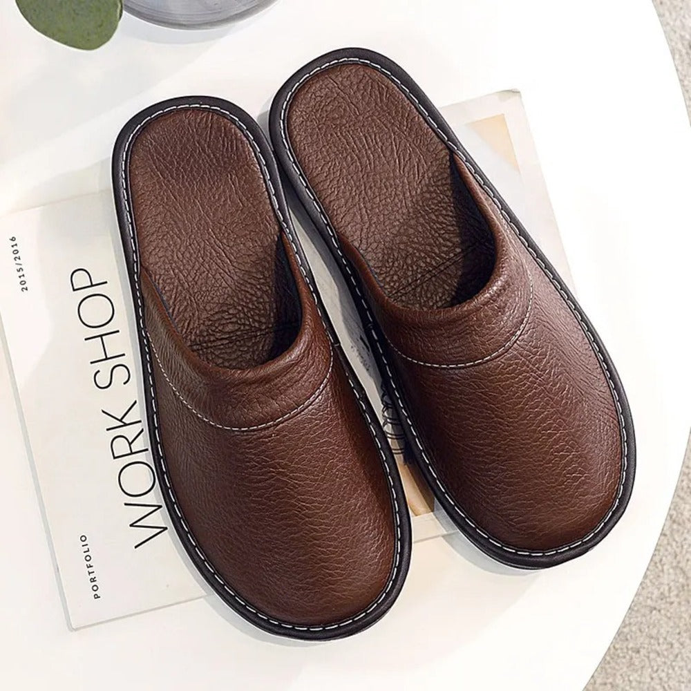 Pantoufle en imitation cuir homme