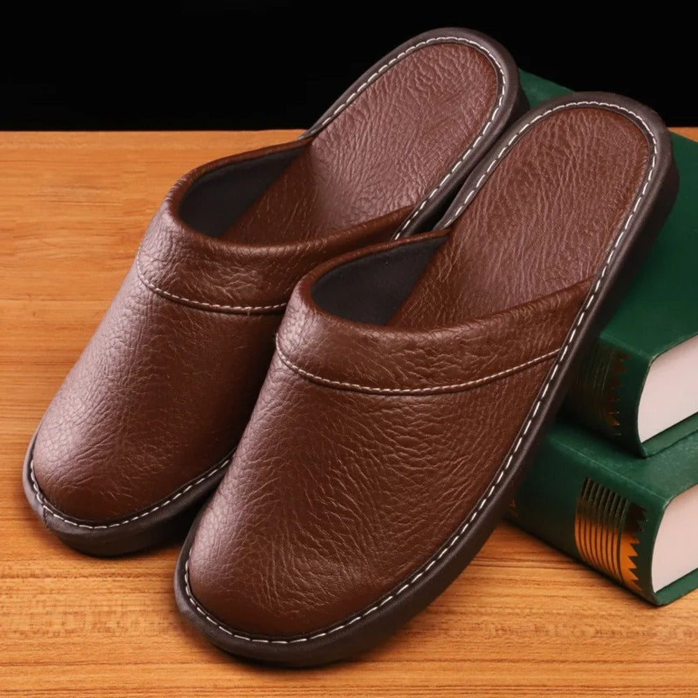 Pantoufle en imitation cuir homme